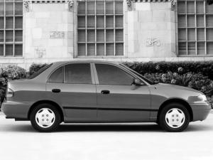 Hyundai Accent Sedan 1994 года (US)